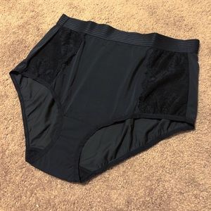 Savage X Fenty High Waist Lace Brief